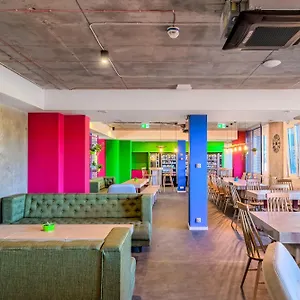 https://easy-one-premium-art-hostel.krakowhotelspoland.com